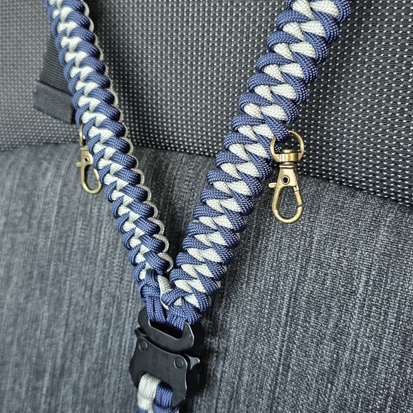 Paracord lanyards for badge/IDs - Picture 10 of 10